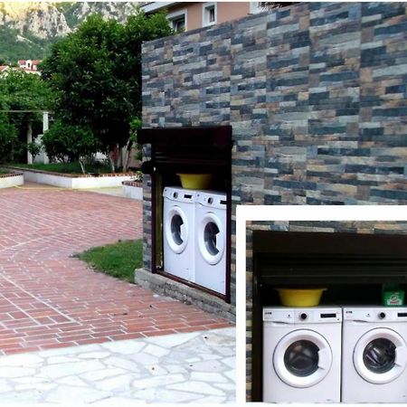 Carine Garden Risan Exterior foto