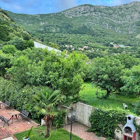 Carine Garden Risan Exterior foto