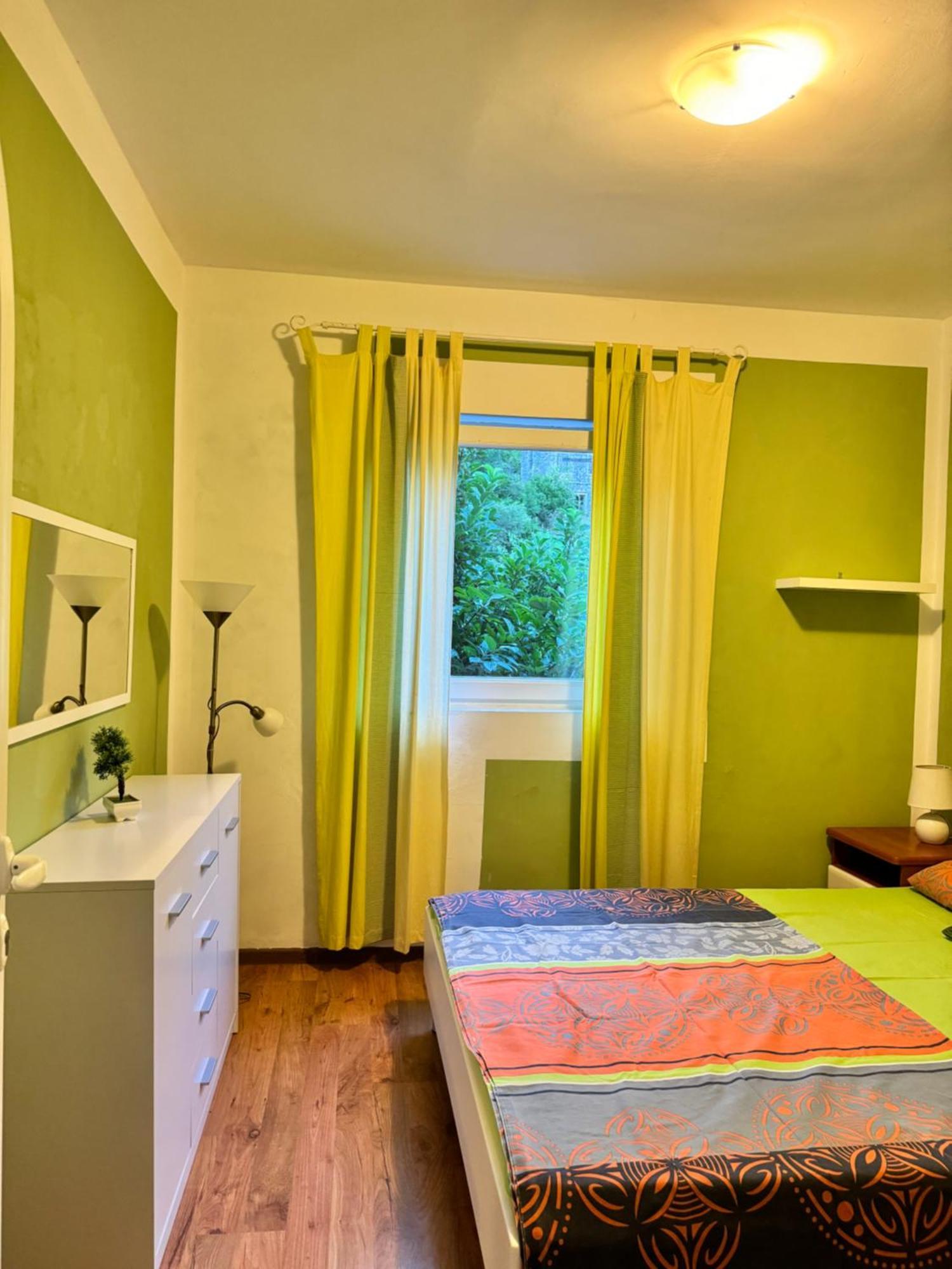 Carine Garden Risan Quarto foto