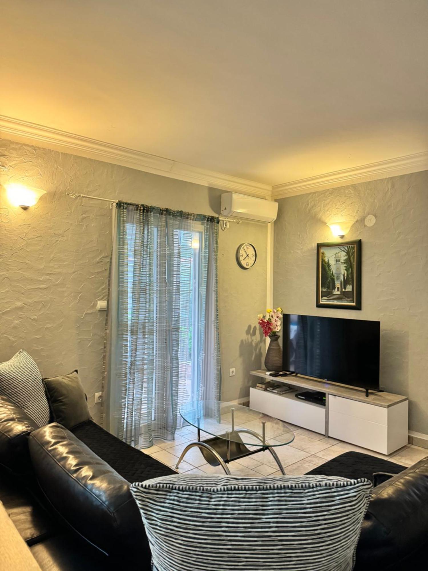 Carine Garden Risan Exterior foto
