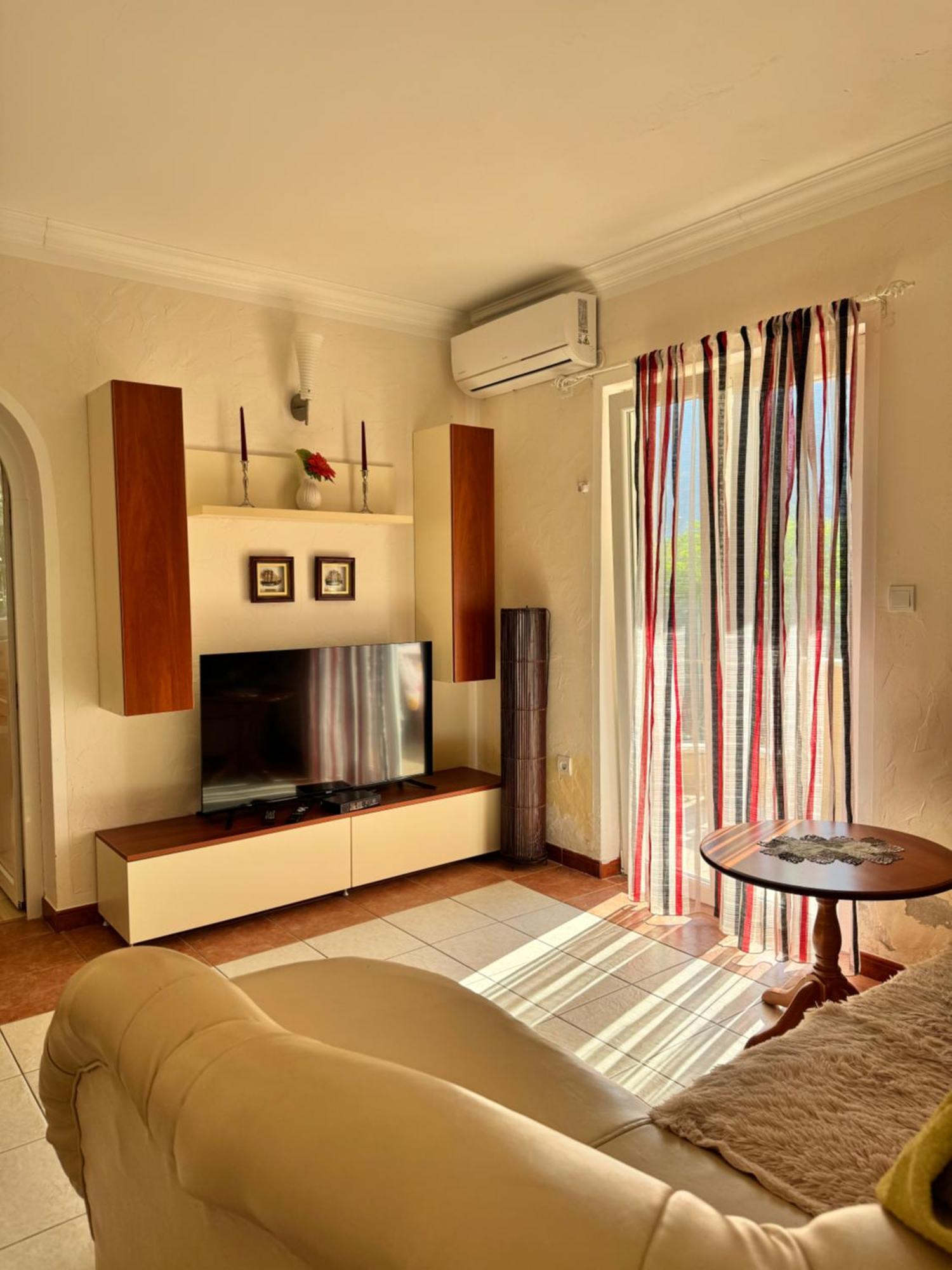 Carine Garden Risan Exterior foto