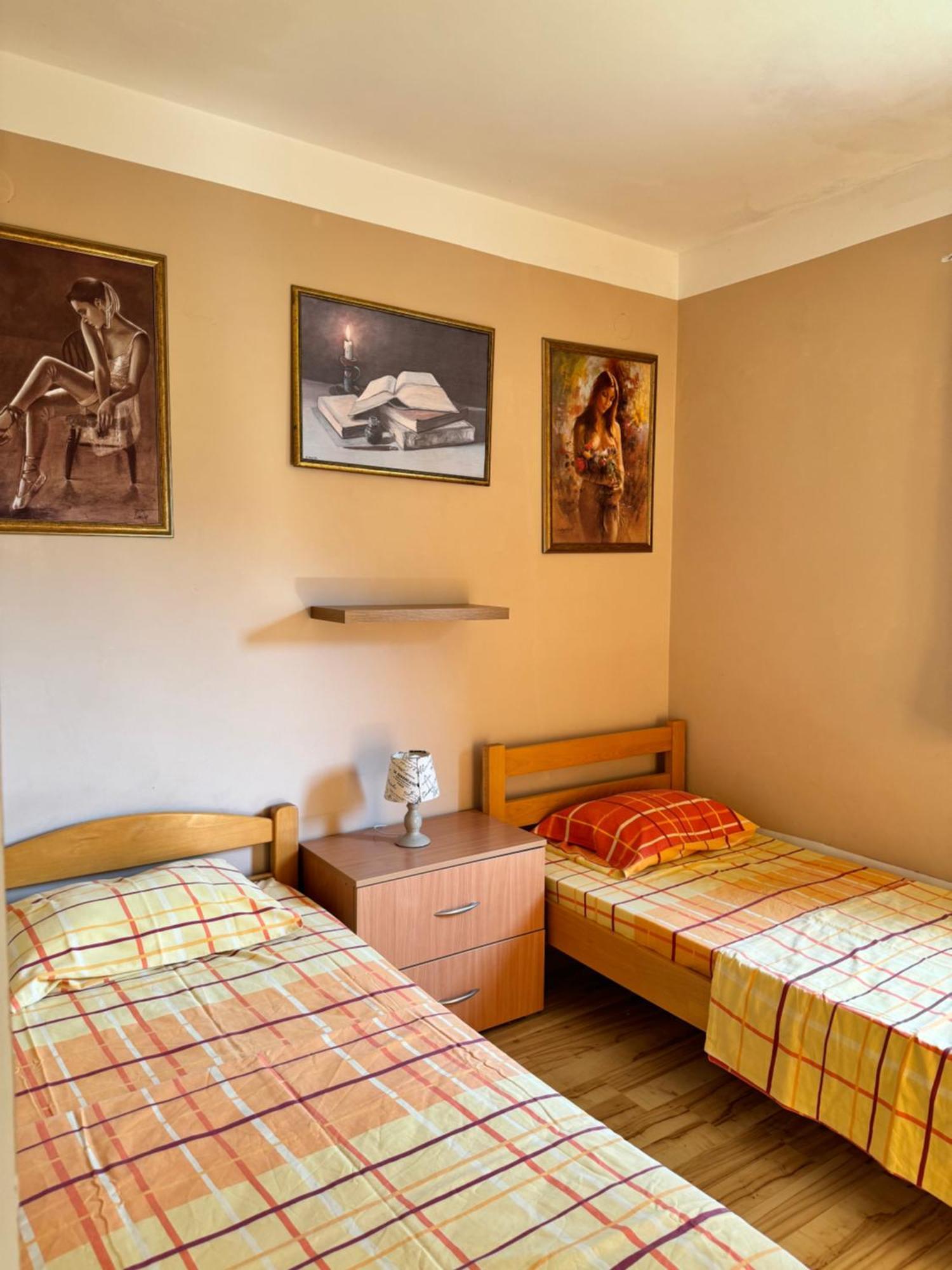 Carine Garden Risan Exterior foto